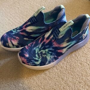 Girls Skechers Size 13 BRAND NEW